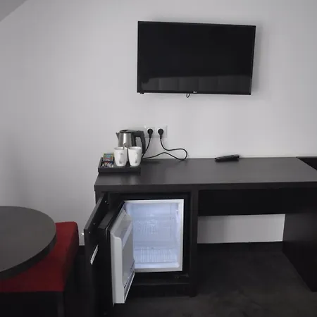 Bed & Breakfast Karpacz, Dieta Bezglutenowa Z Certyfikatem, Masaz, Urody Alter Ego , Centrum 900 M 3*